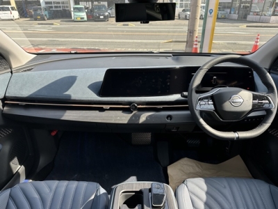 アリア(ニッサン)登録済未使用車 内外装写真