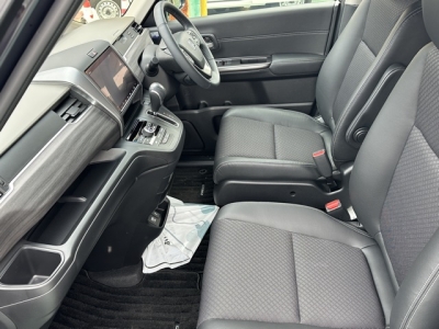フリード(ホンダ)中古車 前席内装
