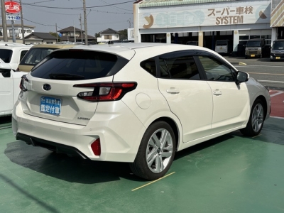 インプレッサ(スバル)中古車 内外装写真他２