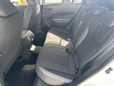 インプレッサ(スバル)中古車 後席内装