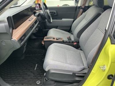 HONDA e(ホンダ)中古車 前席内装