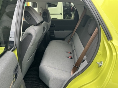 HONDA e(ホンダ)中古車 後席内装