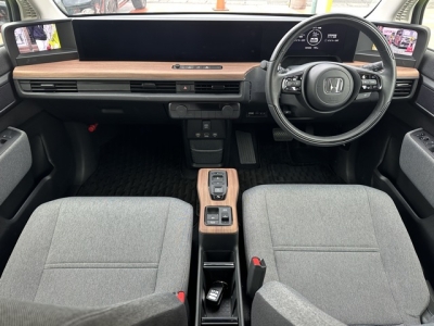 HONDA e(ホンダ)中古車 内外装写真