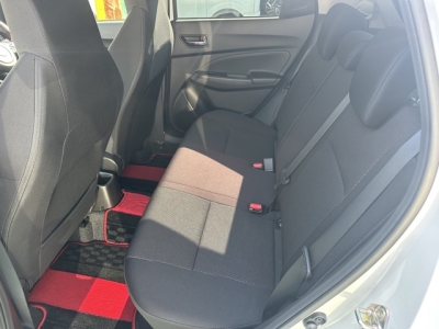 スイフトスポーツ(スズキ)中古車 後席内装