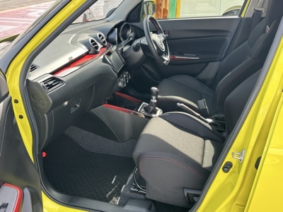 スイフトスポーツ(スズキ)中古車 前席内装