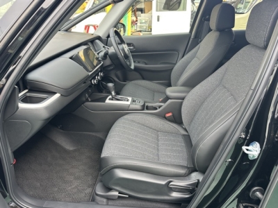 フィット(ホンダ)中古車 前席内装
