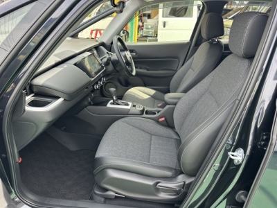 フィット(ホンダ)中古車 前席内装