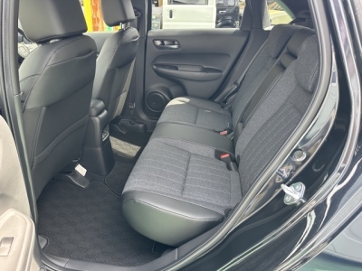 フィット(ホンダ)中古車 後席内装