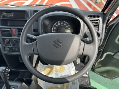 キャリートラック(スズキ)中古車 後席から見た前席