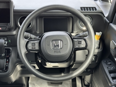 新型N-BOX(ホンダ)届出済未使用車 内外装写真