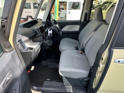 タント(ダイハツ)中古車 前席内装