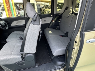 タント(ダイハツ)中古車 後席内装