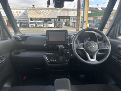eKクロススペース(三菱)中古車 後席から見た前席