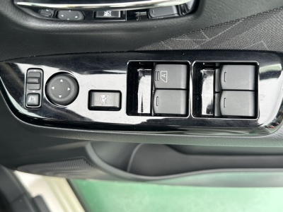 ekクロス(三菱)中古車 内外装写真他２