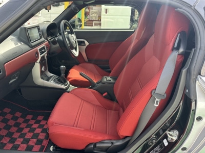 コペン(ダイハツ)中古車 前席内装