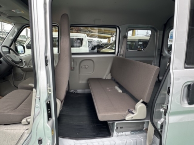 NV１００クリッパー(ニッサン)中古車 後席内装