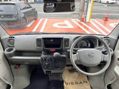 エブリイバンのＯＥＭ(スズキ)中古車 後席から見た前席
