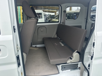 NV１００クリッパー(ニッサン)中古車 後席内装