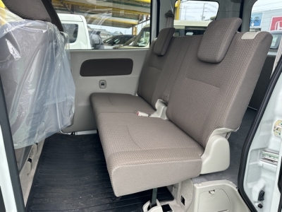 NV１００クリッパー(ニッサン)中古車 後席内装