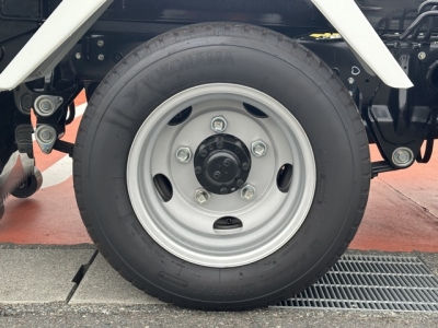 キャンター(三菱)登録済未使用車 内外装写真他