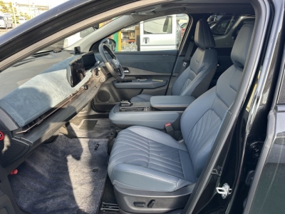 アリア(ニッサン)中古車 前席内装