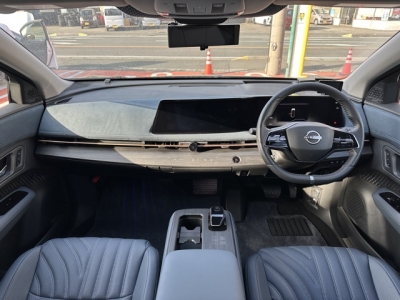 アリア(ニッサン)中古車 内外装写真