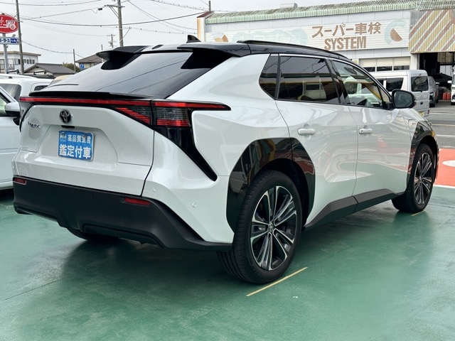 bZ4X(トヨタ)中古車 12