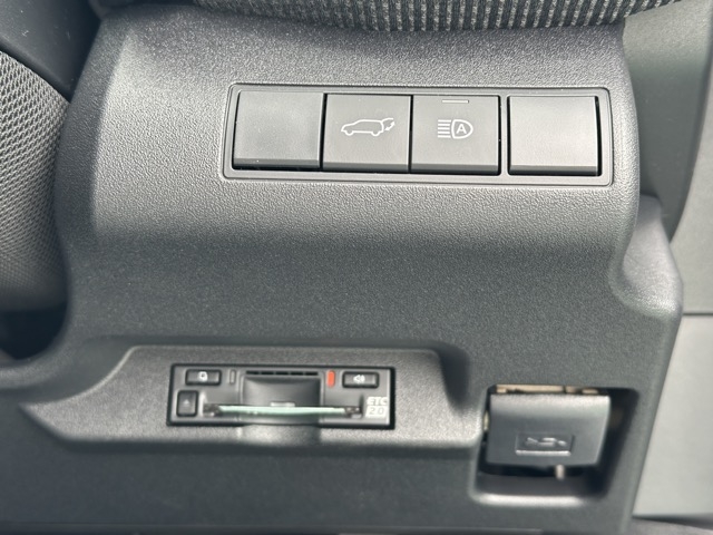 bZ4X(トヨタ)中古車 15