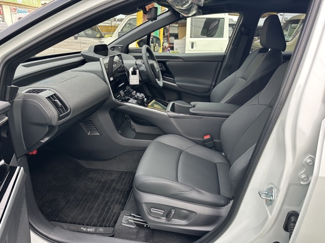 bZ4X(トヨタ)中古車 3