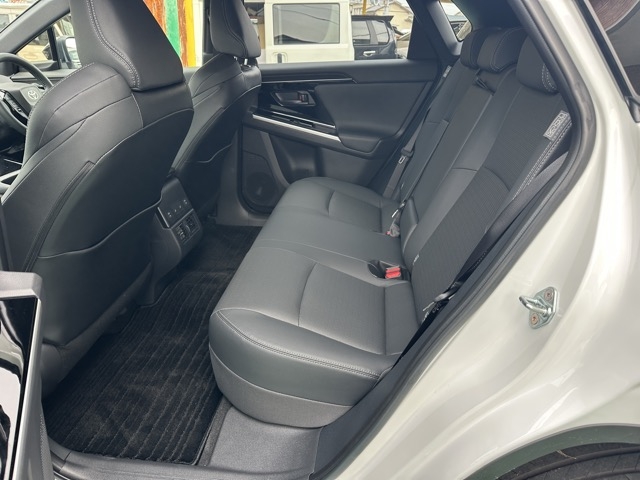 bZ4X(トヨタ)中古車 4