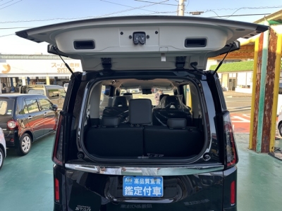 セレナ(ニッサン)登録済未使用車 内外装写真他２
