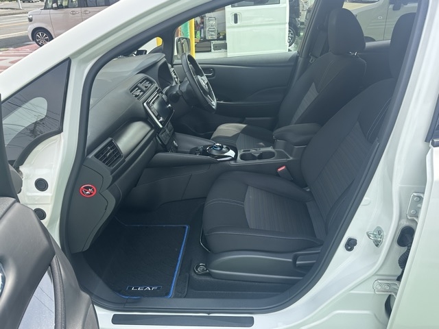 リーフ(ニッサン)中古車 3