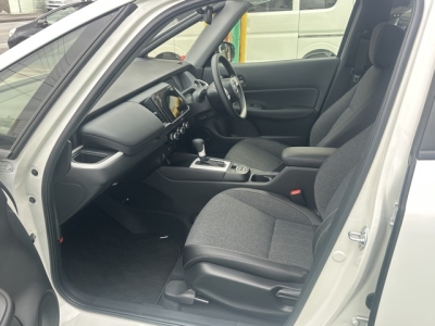 フィット(ホンダ)中古車 前席内装