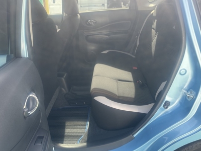 ノート(ニッサン)中古車 後席内装