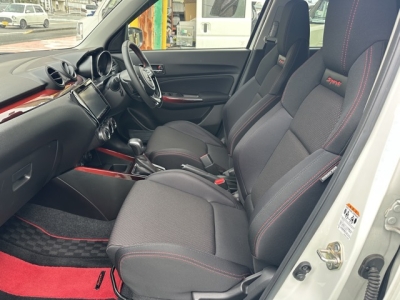 スイフトスポーツ(スズキ)中古車 前席内装