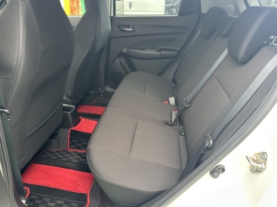 スイフトスポーツ(スズキ)中古車 後席内装