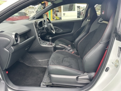 GRヤリス(トヨタ)中古車 前席内装