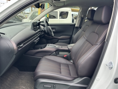 ZR-V(ホンダ)中古車 前席内装