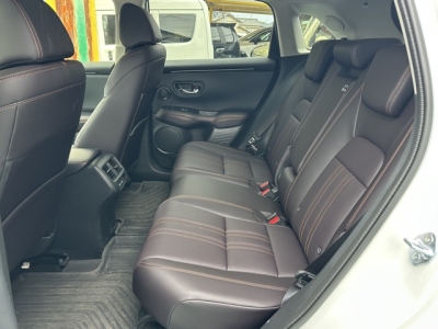 ZR-V(ホンダ)中古車 後席内装