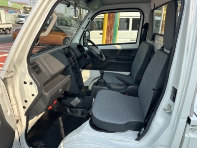 キャリイトラックのOEM(スズキ)中古車 前席内装