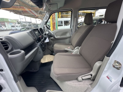 エブリイバンのOEM(スズキ)中古車 前席内装
