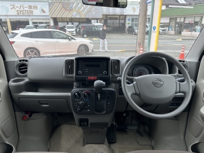 NV１００クリッパー(ニッサン)中古車 後席から見た前席