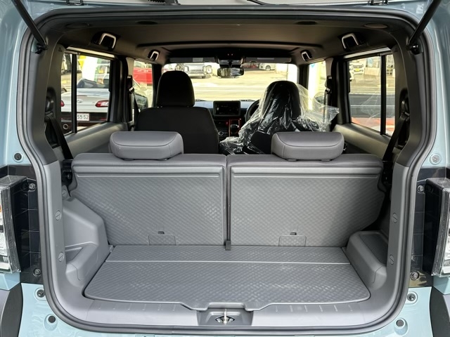 タフト(ダムド)新車見本展示無 10