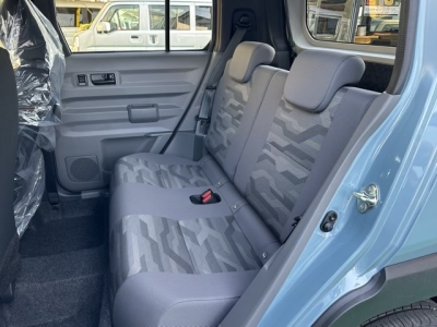 タフト(ダムド)新車見本展示無 内外装写真他