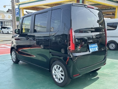 新型N-BOX(ホンダ)届出済未使用車 後方