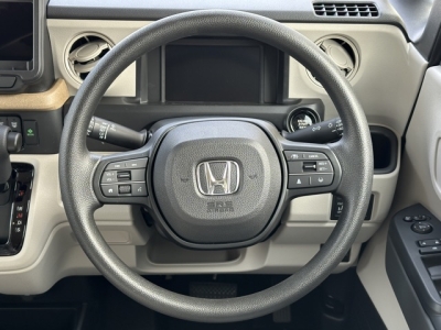 新型N-BOX(ホンダ)届出済未使用車 内外装写真