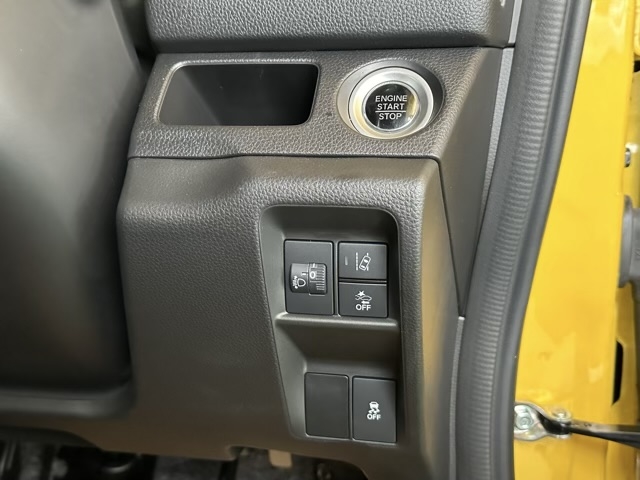 N-VAN(ダムド)新車見本展示無 17