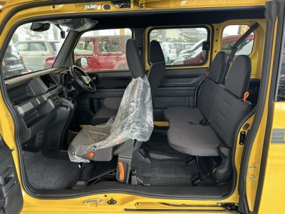 N-VAN(ホンダ)新車見本展示無 後席内装