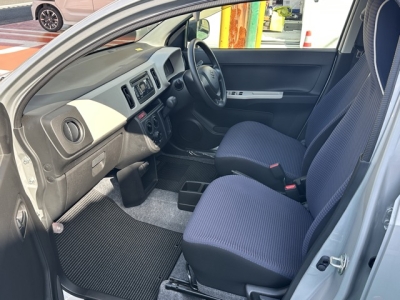 アルト(スズキ)中古車 前席内装