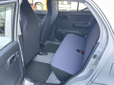 アルト(スズキ)中古車 後席内装